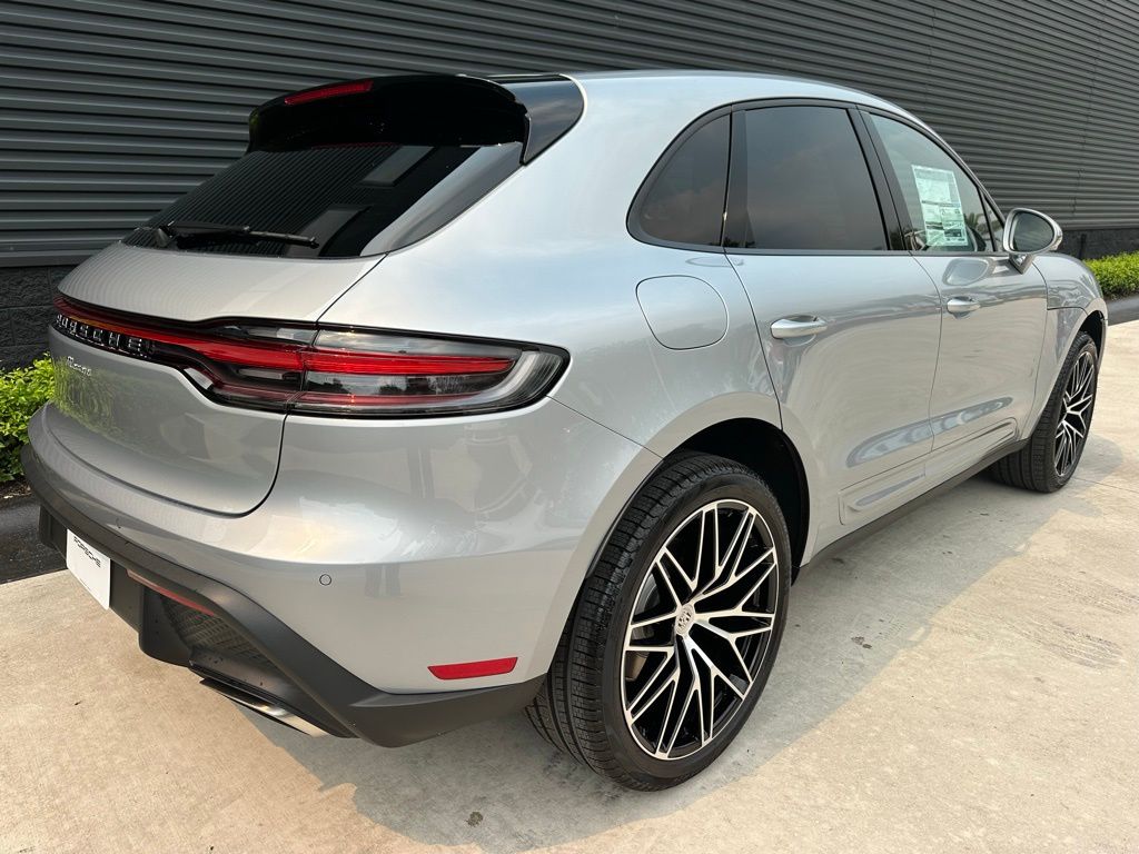 Thumbnail: 2026 Porsche Macan - 11