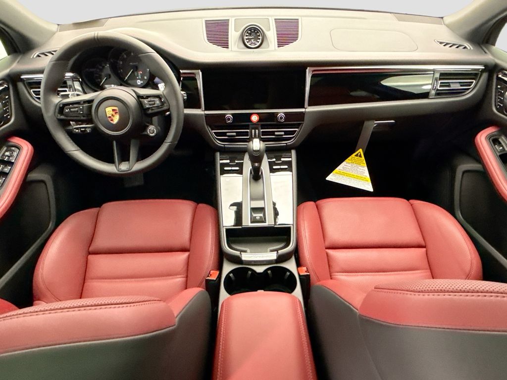 Thumbnail: 2026 Porsche Macan - 15