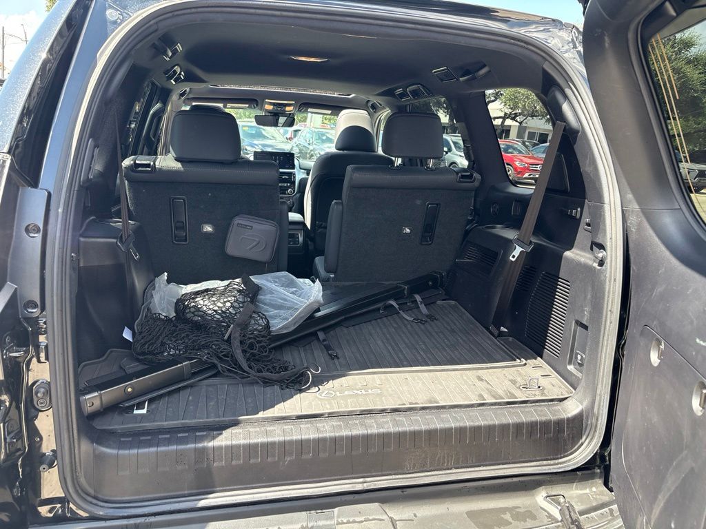Thumbnail: 2023 Lexus GX - 21