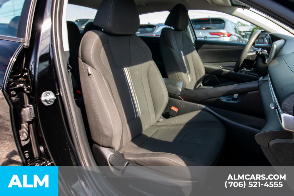 2023 Hyundai Elantra SEL photo 12