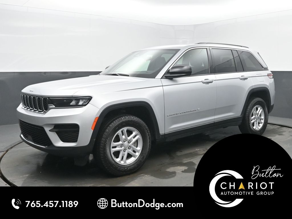 Silver Zynith 2025 Jeep Grand Cherokee Laredo 4WD SUV / Crossover Four-Wheel Drive 8-Speed Automatic