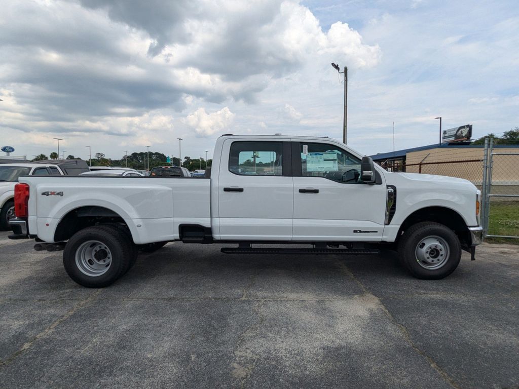 2025 Ford F-350 Super Duty XL