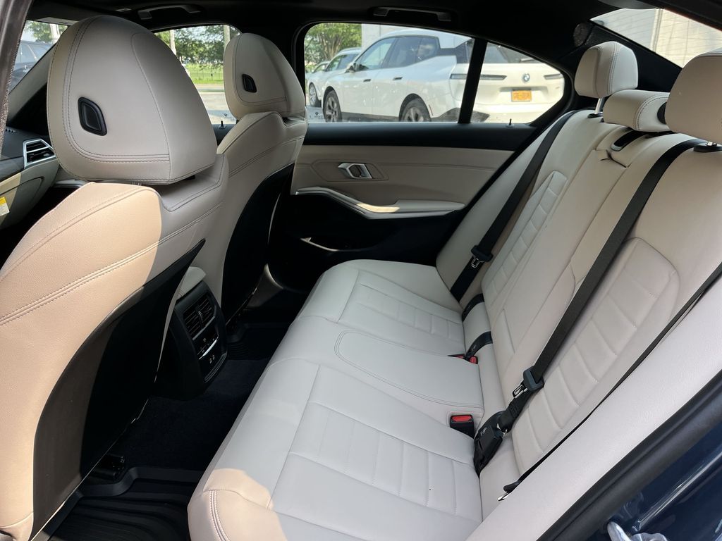 2025 BMW 3 Series 330i xDrive 23