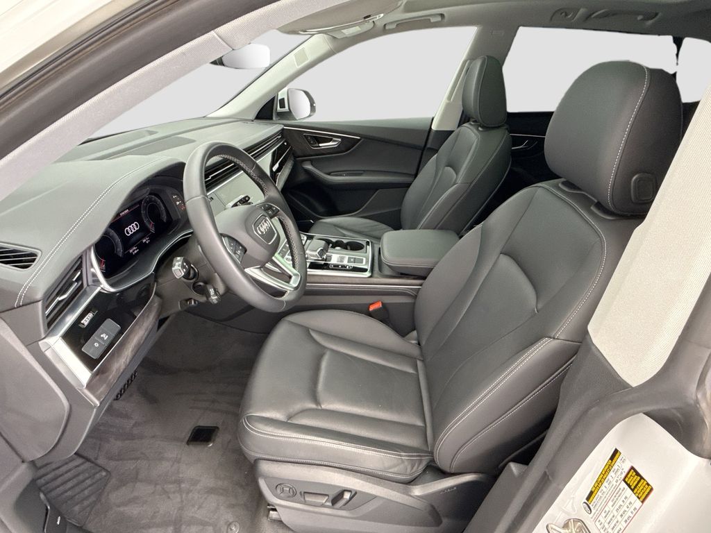 Thumbnail: 2023 Audi Q8 - 18