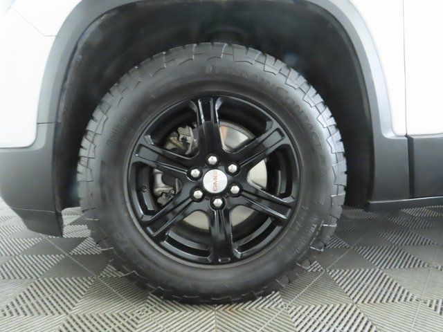 2023 GMC Acadia AT4 32