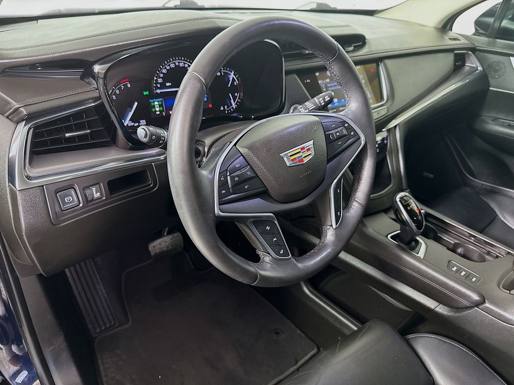 Thumbnail: 2017 Cadillac XT5 - 9