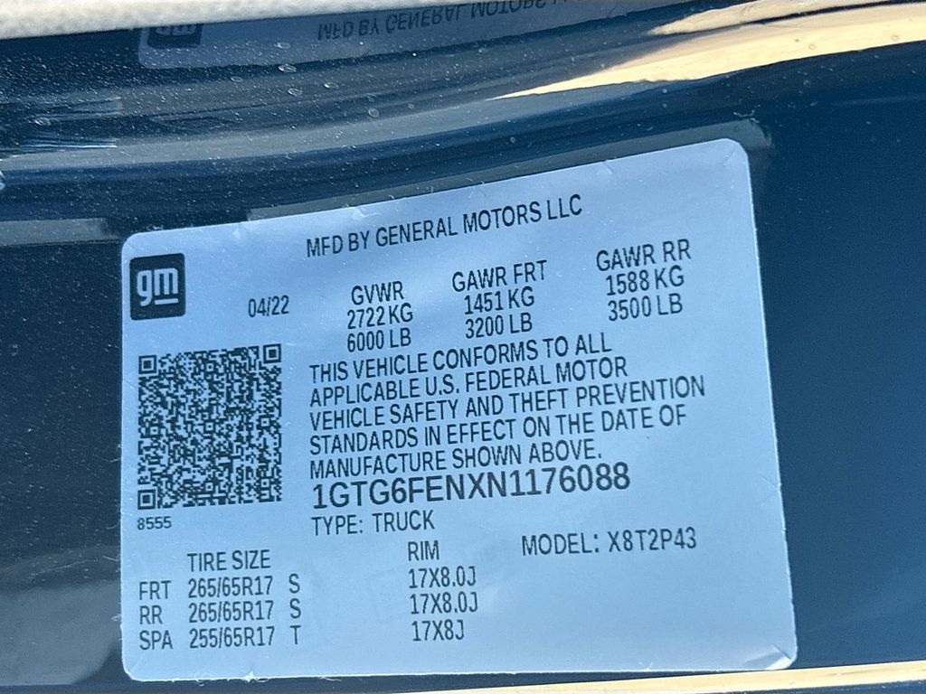 Used 2022 Black GMC AT4 w/Leather image 32