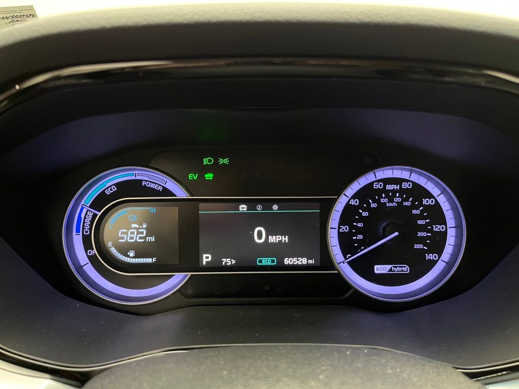 Thumbnail: 2022 Kia Niro - 10