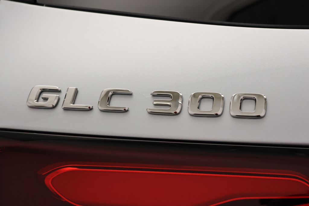 Thumbnail: 2026 Mercedes-Benz GLC - 9