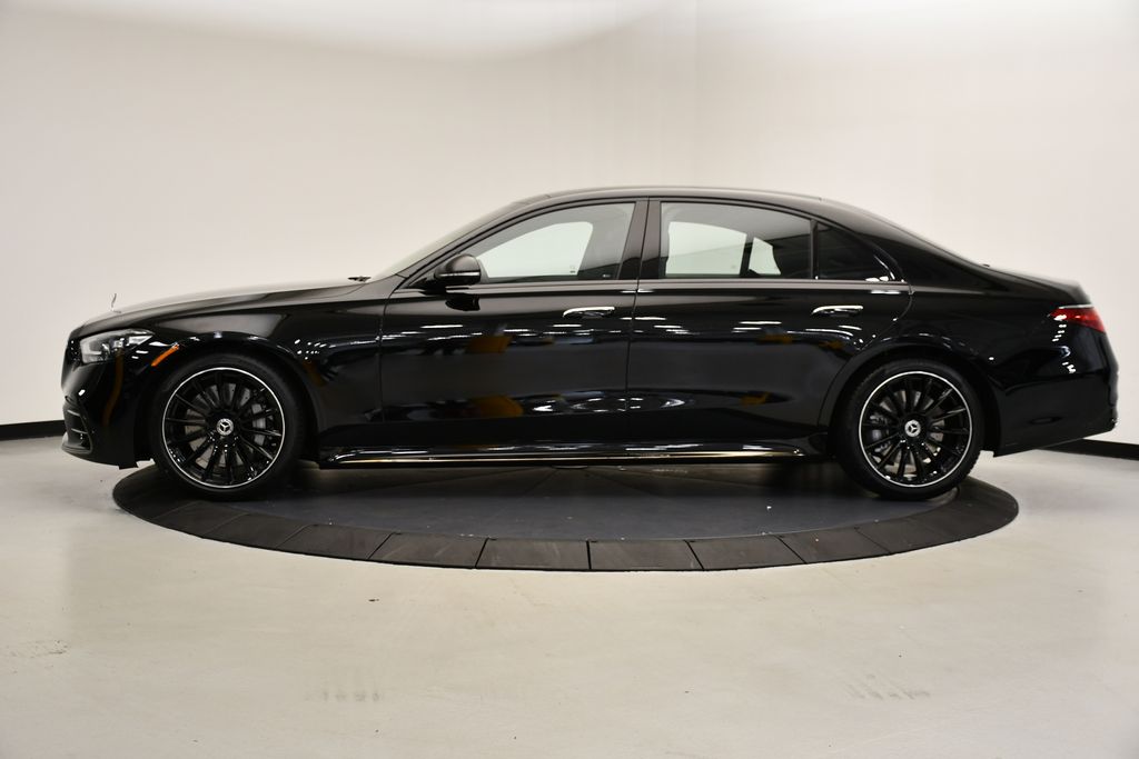 Thumbnail: 2025 Mercedes-Benz S-Class - 2