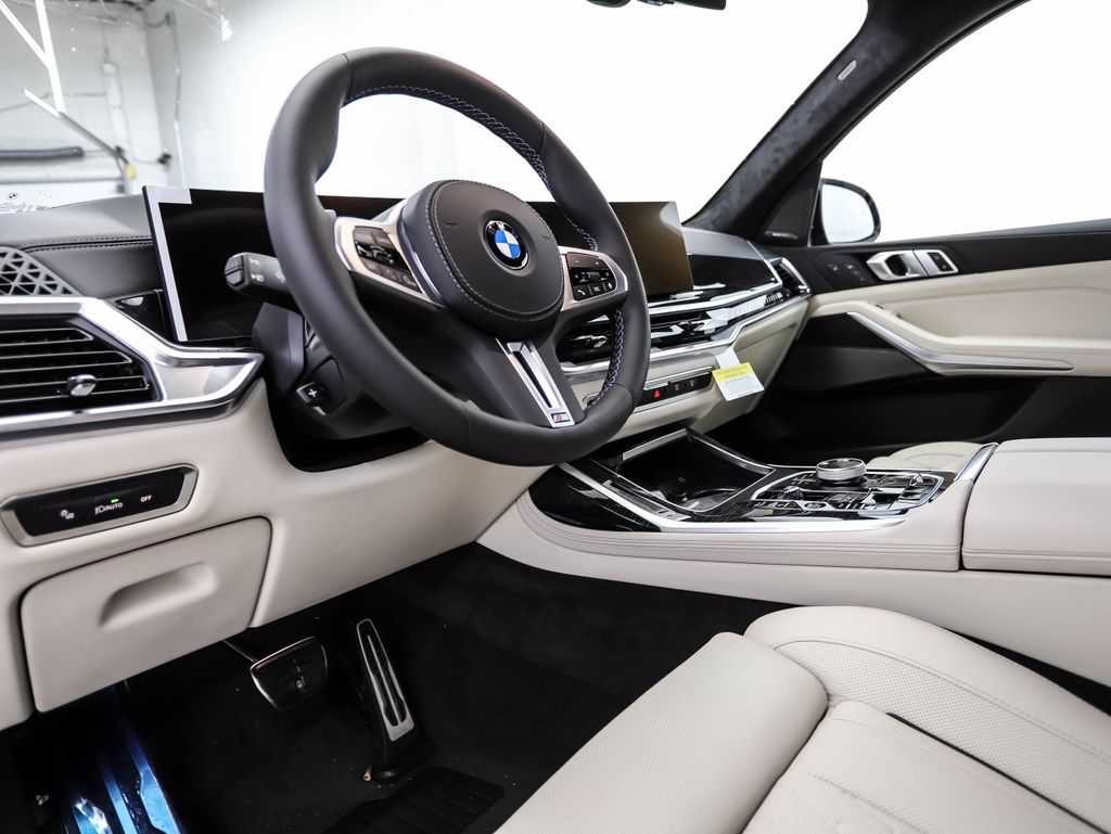 Thumbnail: 2026 BMW X7 - 10