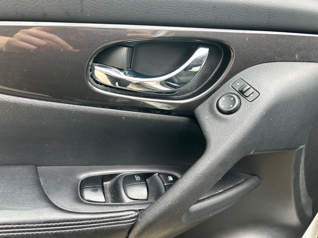 2019 Nissan Rogue SV Silver at John Sisson Motors
