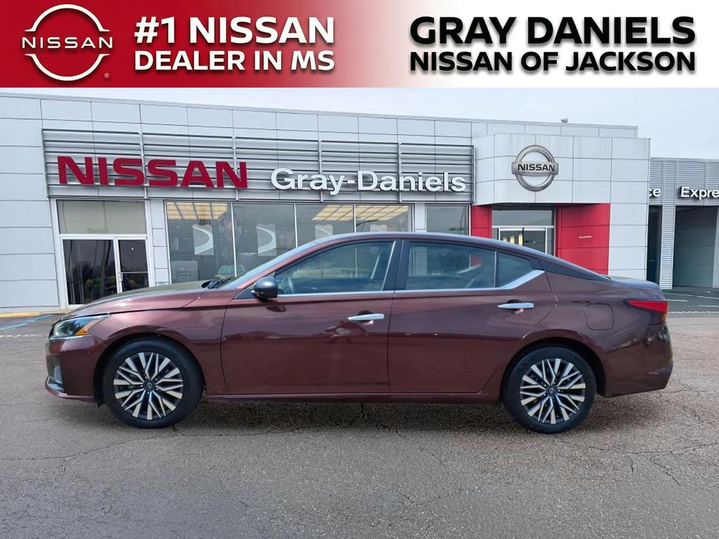 Used 2025 Nissan Altima Sedan