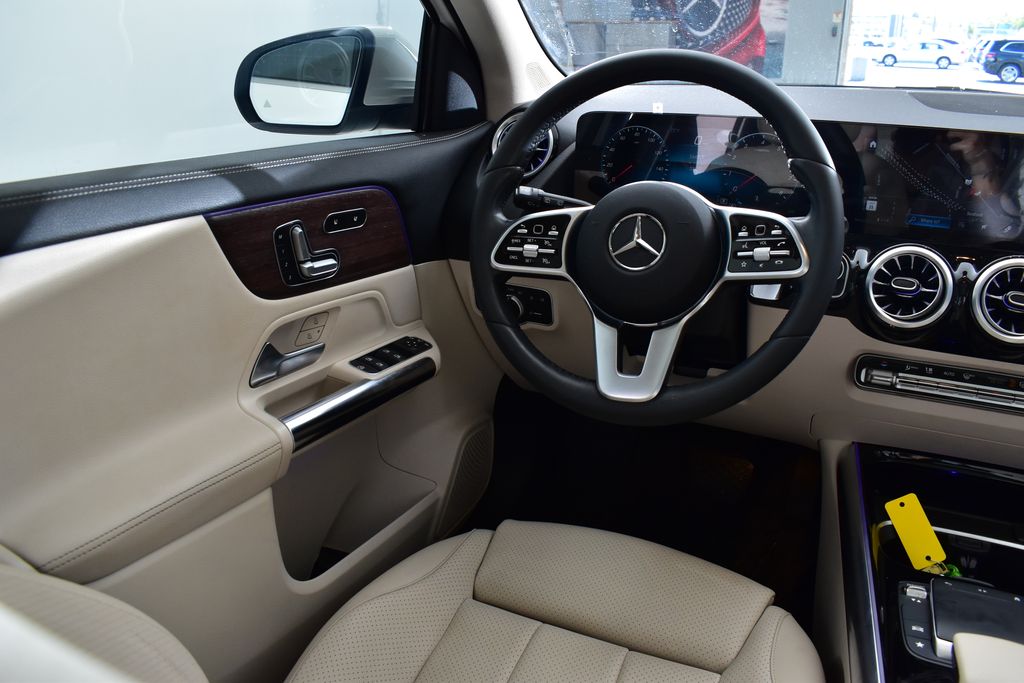 Thumbnail: 2022 Mercedes-Benz GLA - 25