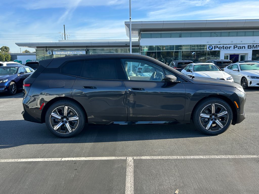 Thumbnail: 2026 BMW iX - 6