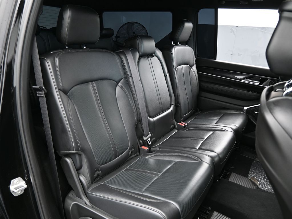 Used 2024 Diamond Black Crystal Pearlcoat Jeep Base image 47