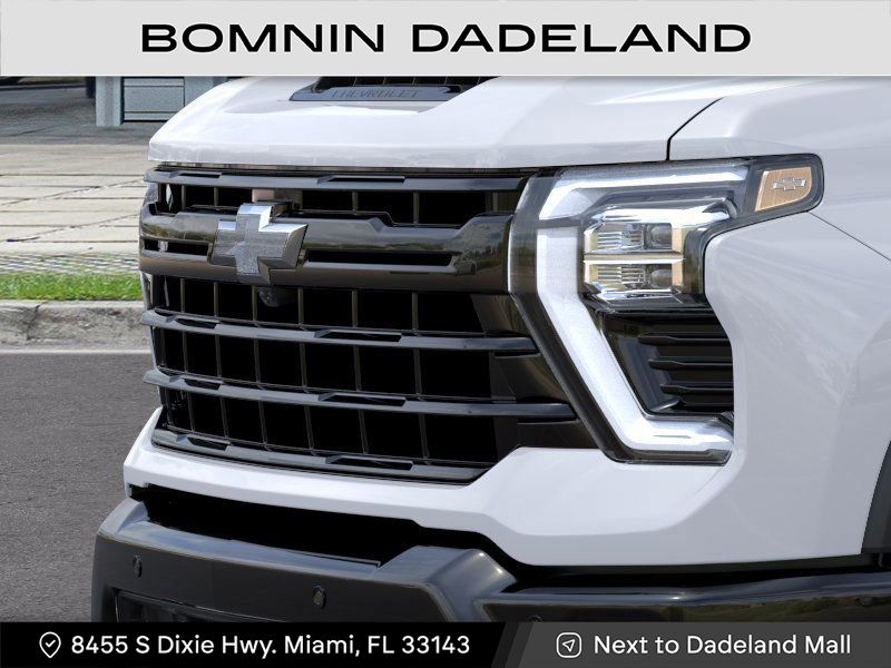 2025 Chevrolet Silverado 3500HD LT photo