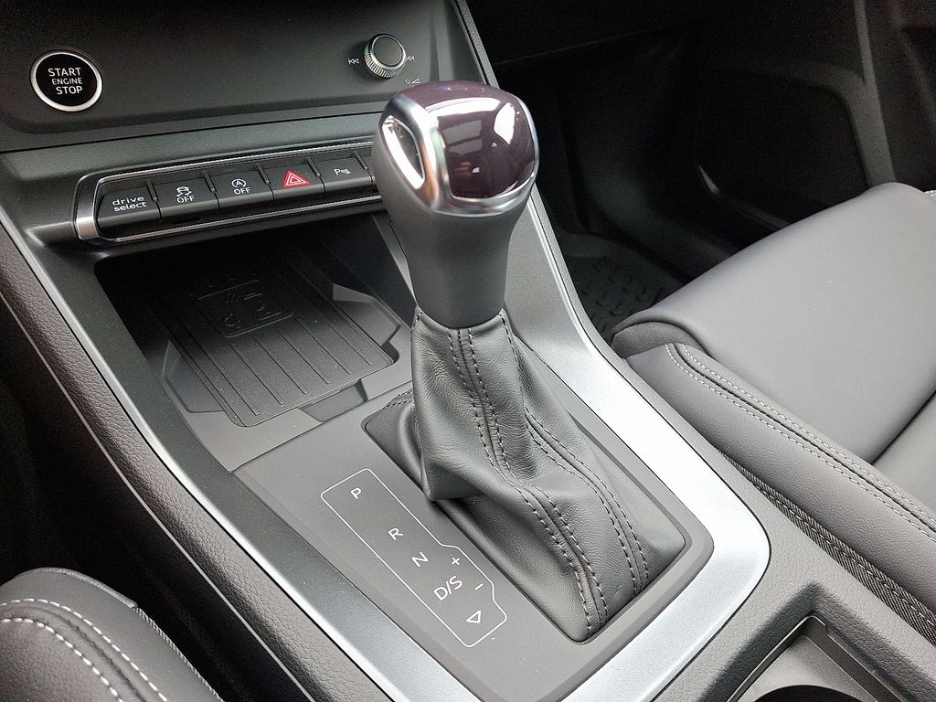 Thumbnail: 2025 Audi Q3 - 7