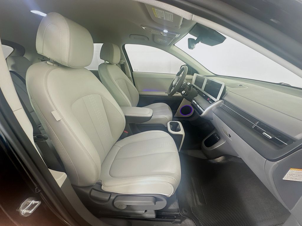 Thumbnail: 2022 Hyundai Ioniq 5 - 28