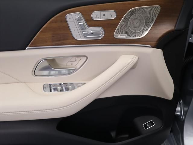 Thumbnail: 2026 Mercedes-Benz GLE - 25