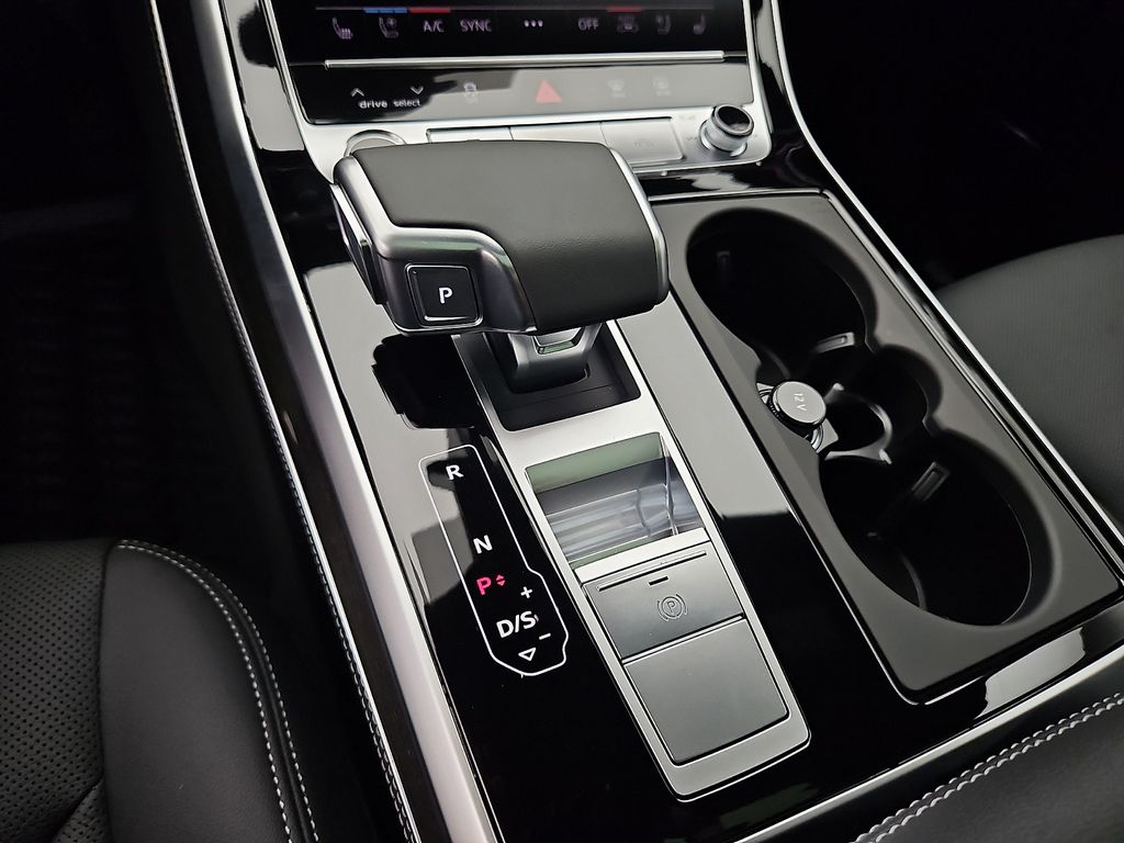 Thumbnail: 2026 Audi Q8 - 12