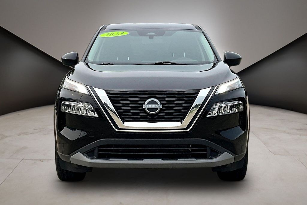 Photo 2 of 2023 Nissan Rogue SV