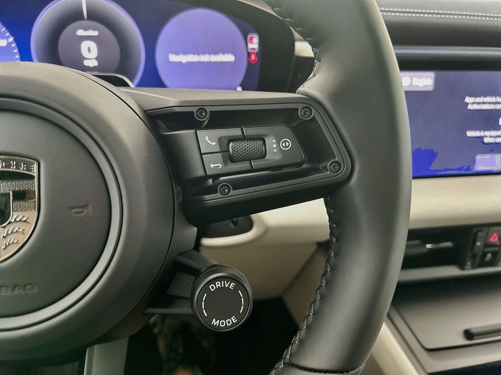 Thumbnail: 2026 Porsche Macan - 14