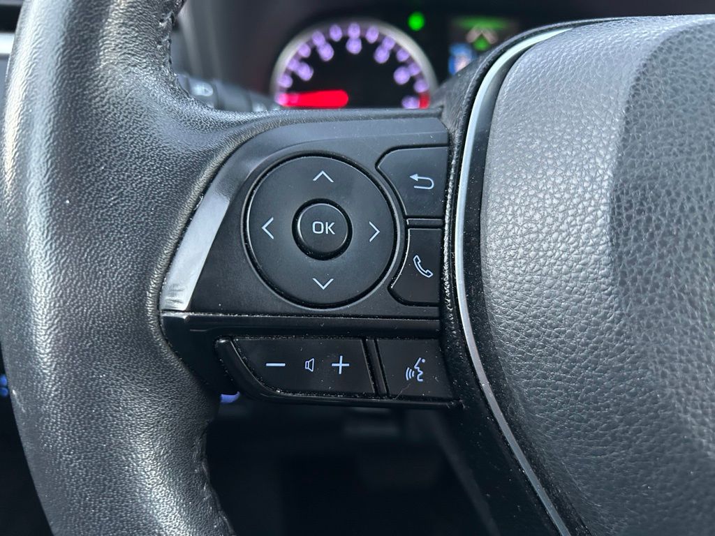 Thumbnail: 2021 Toyota RAV4 - 21