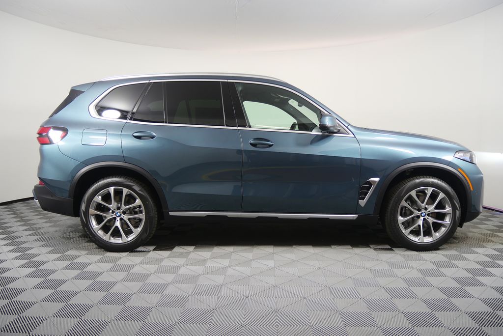 Thumbnail: 2026 BMW X5 - 2
