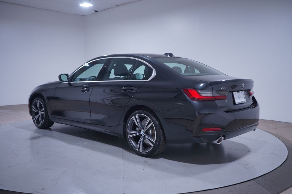 Thumbnail: 2024 BMW 3 Series - 3