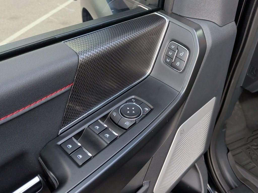 2025 Ford F-150 Raptor - 11