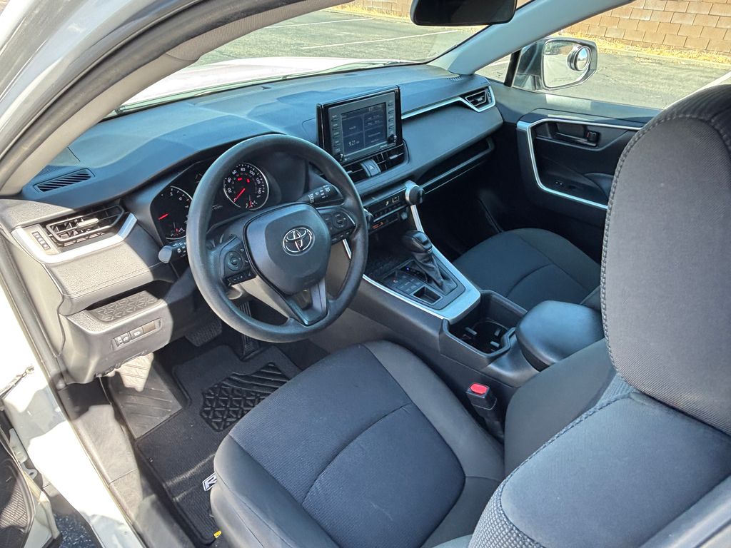 Thumbnail: 2022 Toyota RAV4 - 9