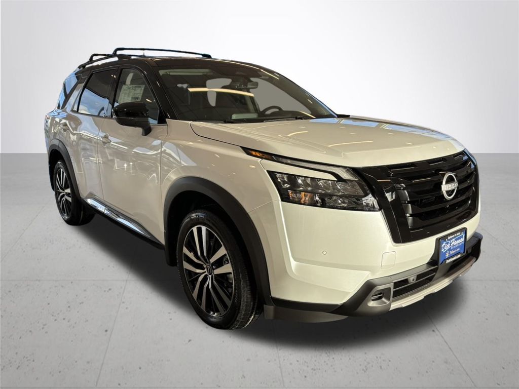 2025 Nissan Pathfinder Platinum