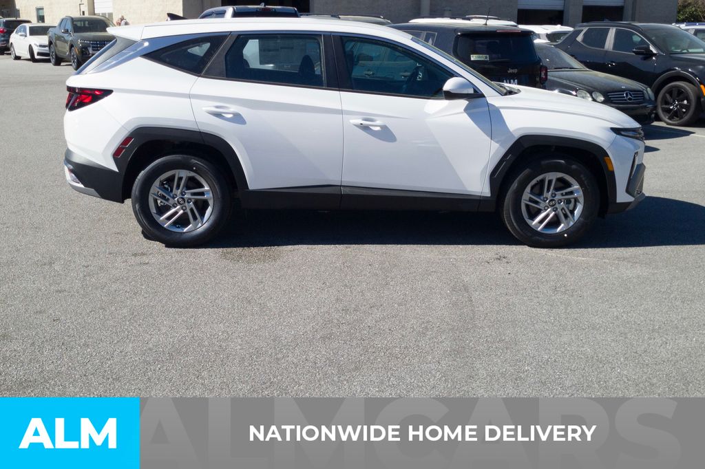 2025 Hyundai Tucson SE photo 4