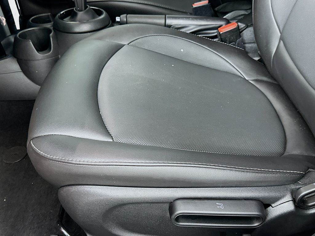 Thumbnail: 2022 MINI Cooper - 19