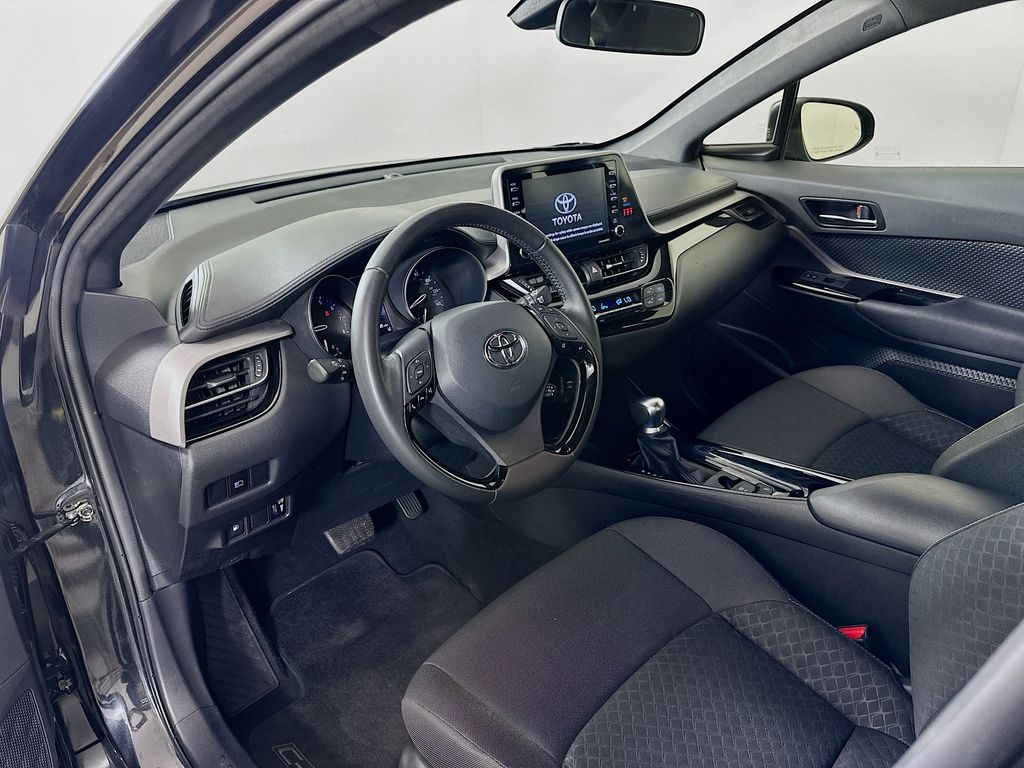 Thumbnail: 2022 Toyota C-HR - 9