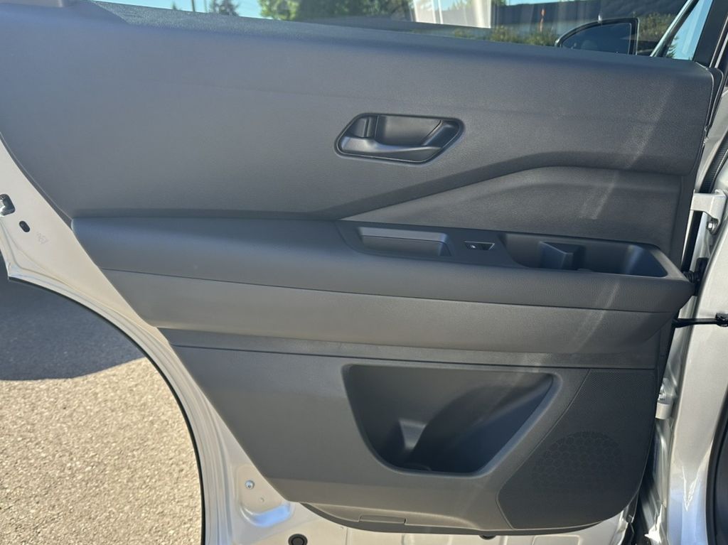 2025 Nissan Pathfinder S