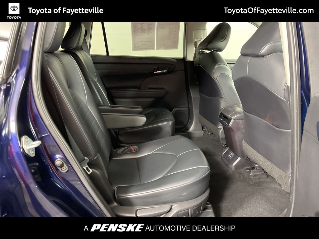 Thumbnail: 2021 Toyota Highlander - 9