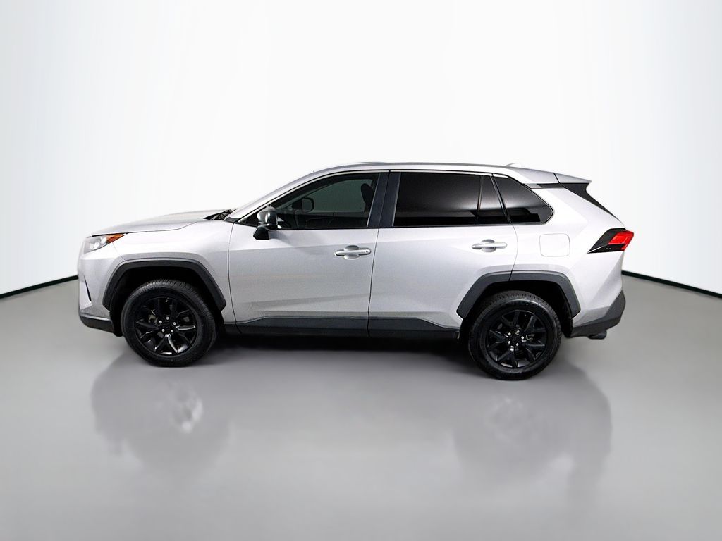 Thumbnail: 2022 Toyota RAV4 - 8