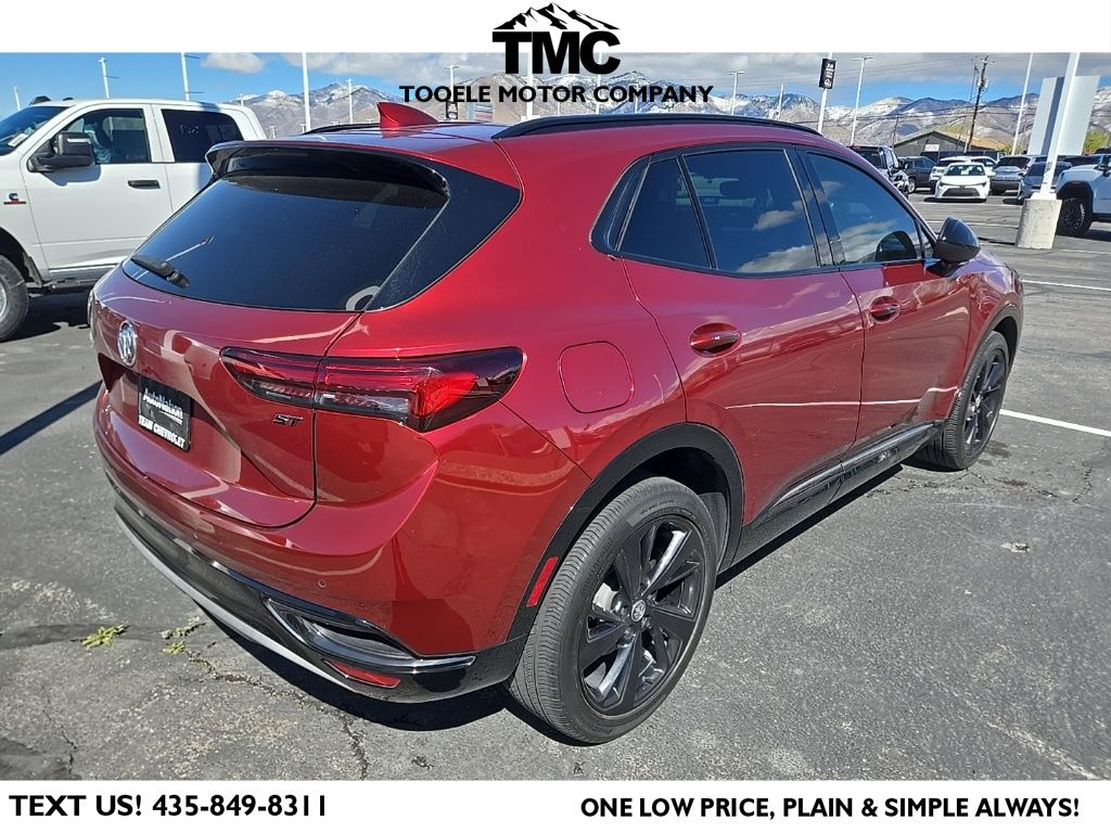 Used 2023 Red Buick Essence image 2