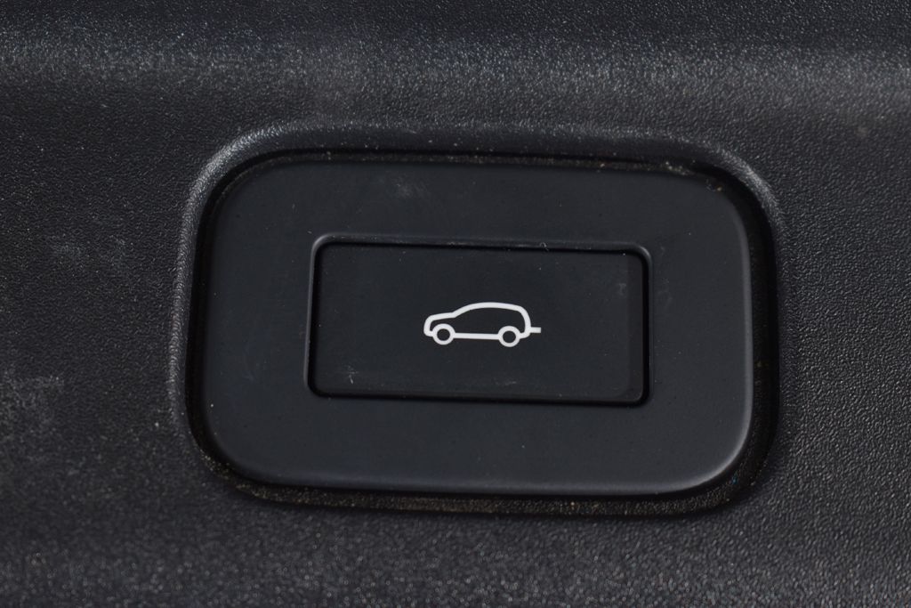 Thumbnail: 2023 Land Rover Range Rover - 6