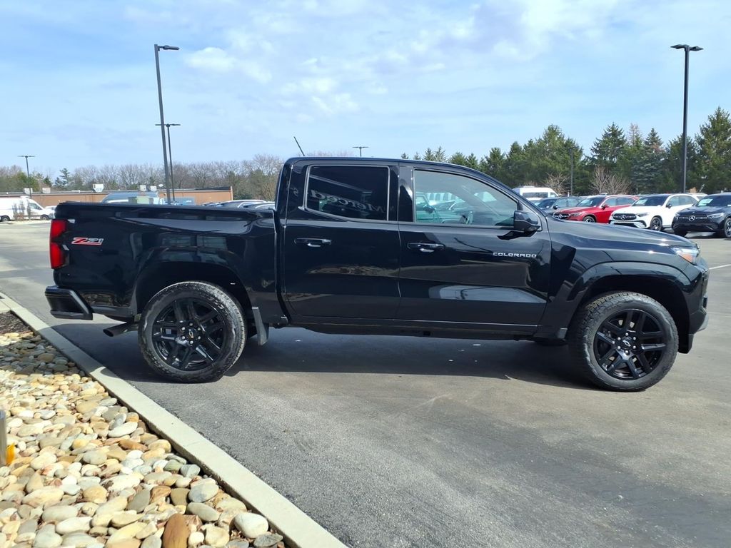 Used 2025 Black Chevrolet Z71 image 7