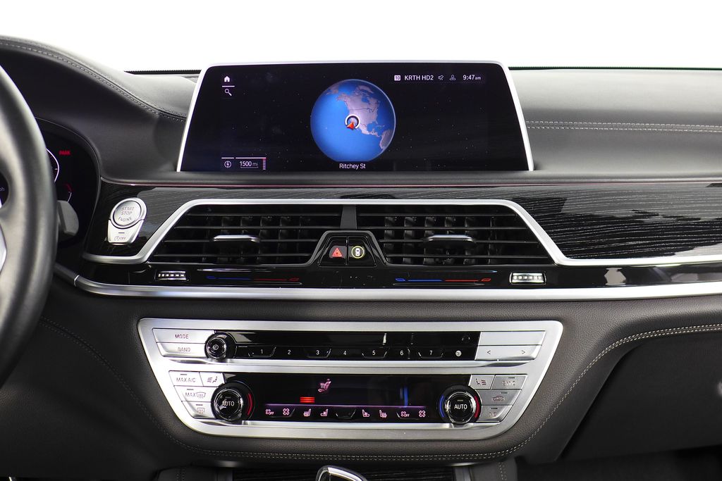 Thumbnail: 2022 BMW 7 Series - 25