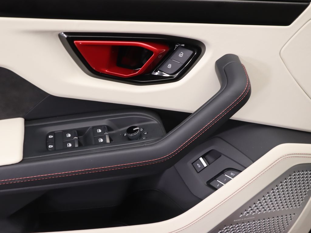 Thumbnail: 2024 Lamborghini Urus - 24