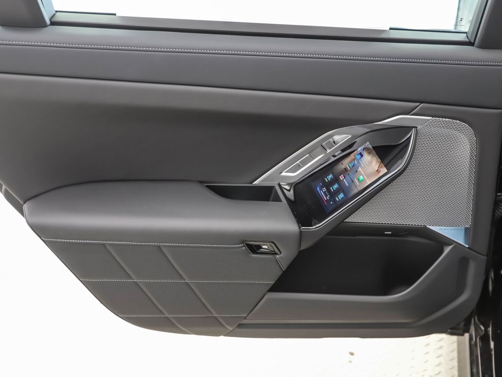 Thumbnail: 2025 BMW i7 - 20