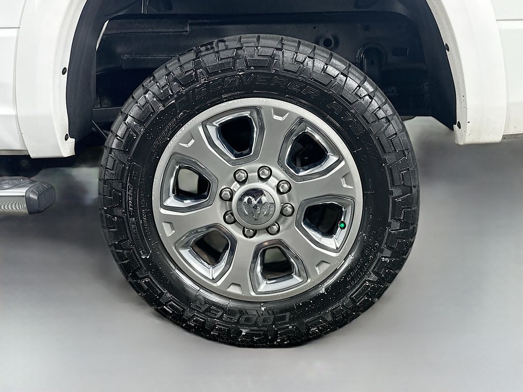 Used 2017 White Ram Laramie image 35