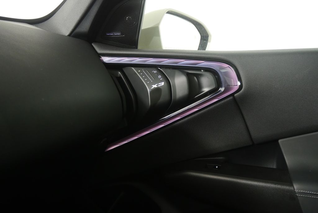 Thumbnail: 2025 BMW X3 - 23