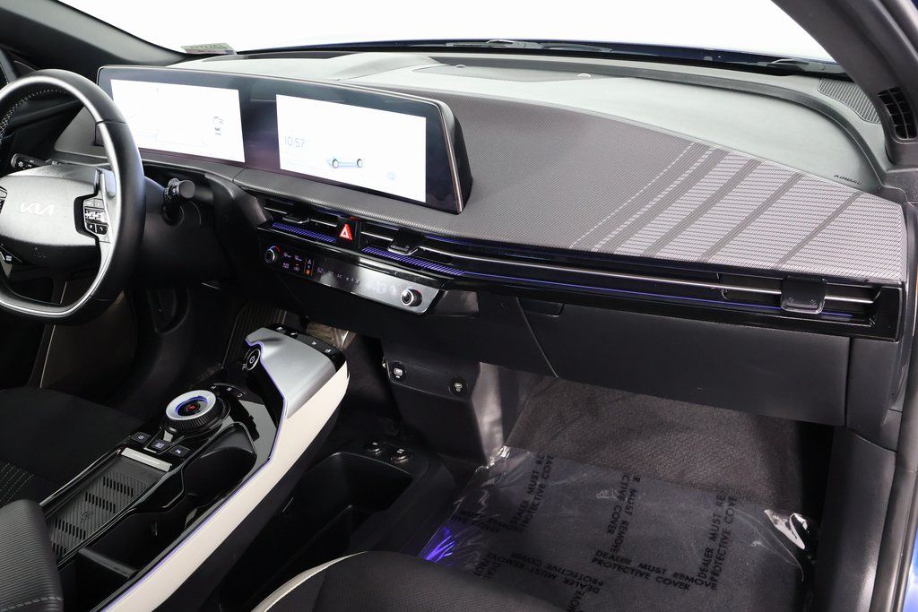 Thumbnail: 2022 Kia EV6 - 9