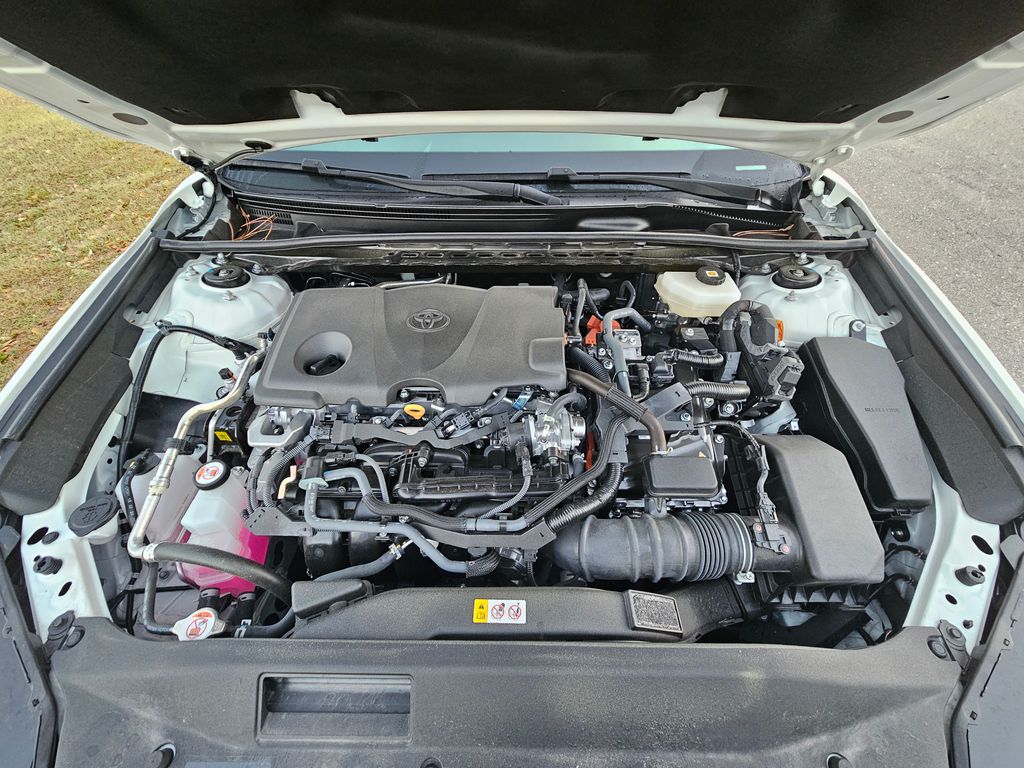 2025 Toyota Camry SE 11