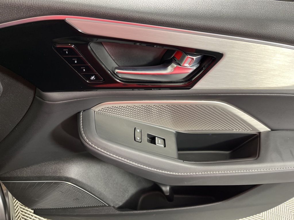 Thumbnail: 2023 Acura MDX - 18